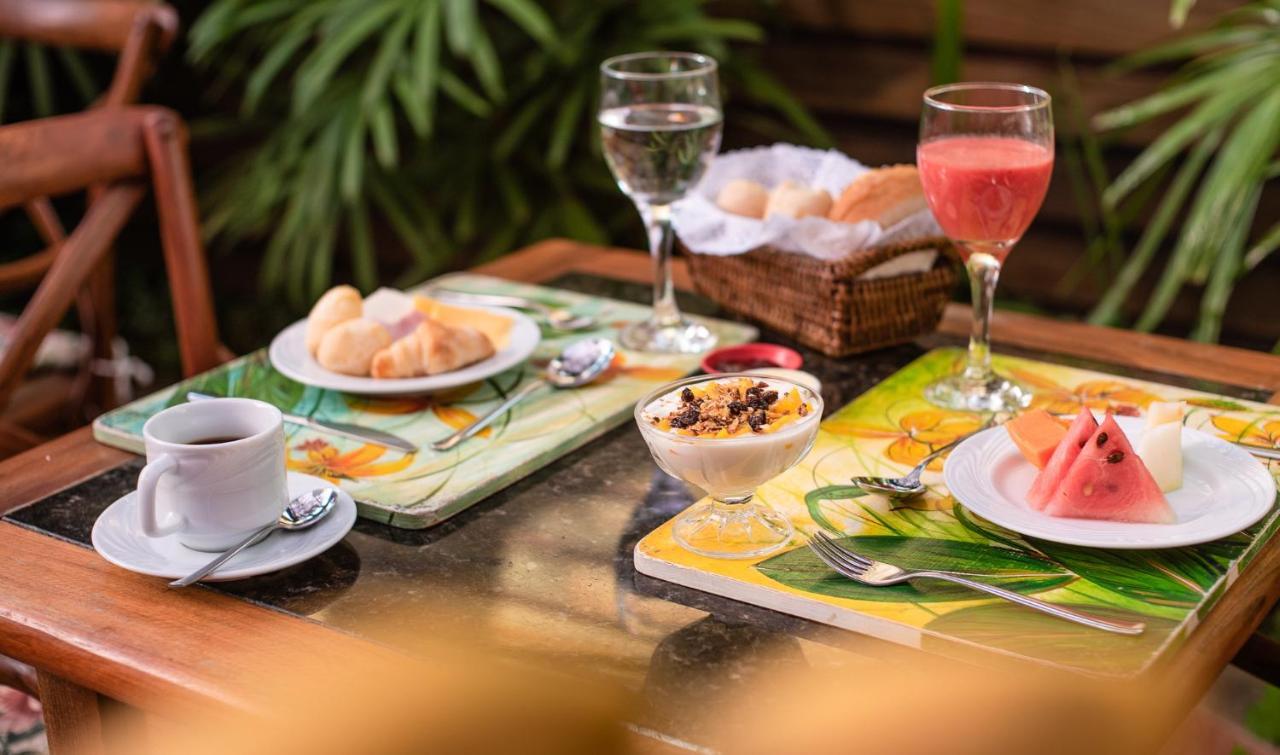 Plaza Inn Pousada Do Capitao Илябела Екстериор снимка