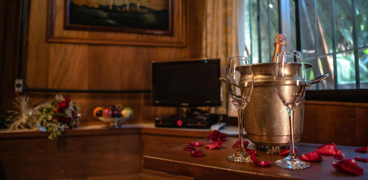 Plaza Inn Pousada Do Capitao Илябела Екстериор снимка